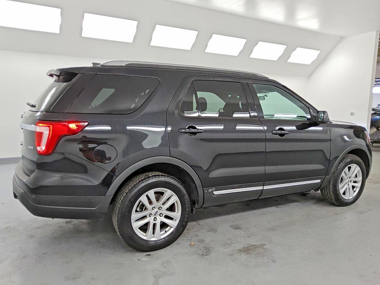 2019 Ford Explorer Xlt - Фото 3