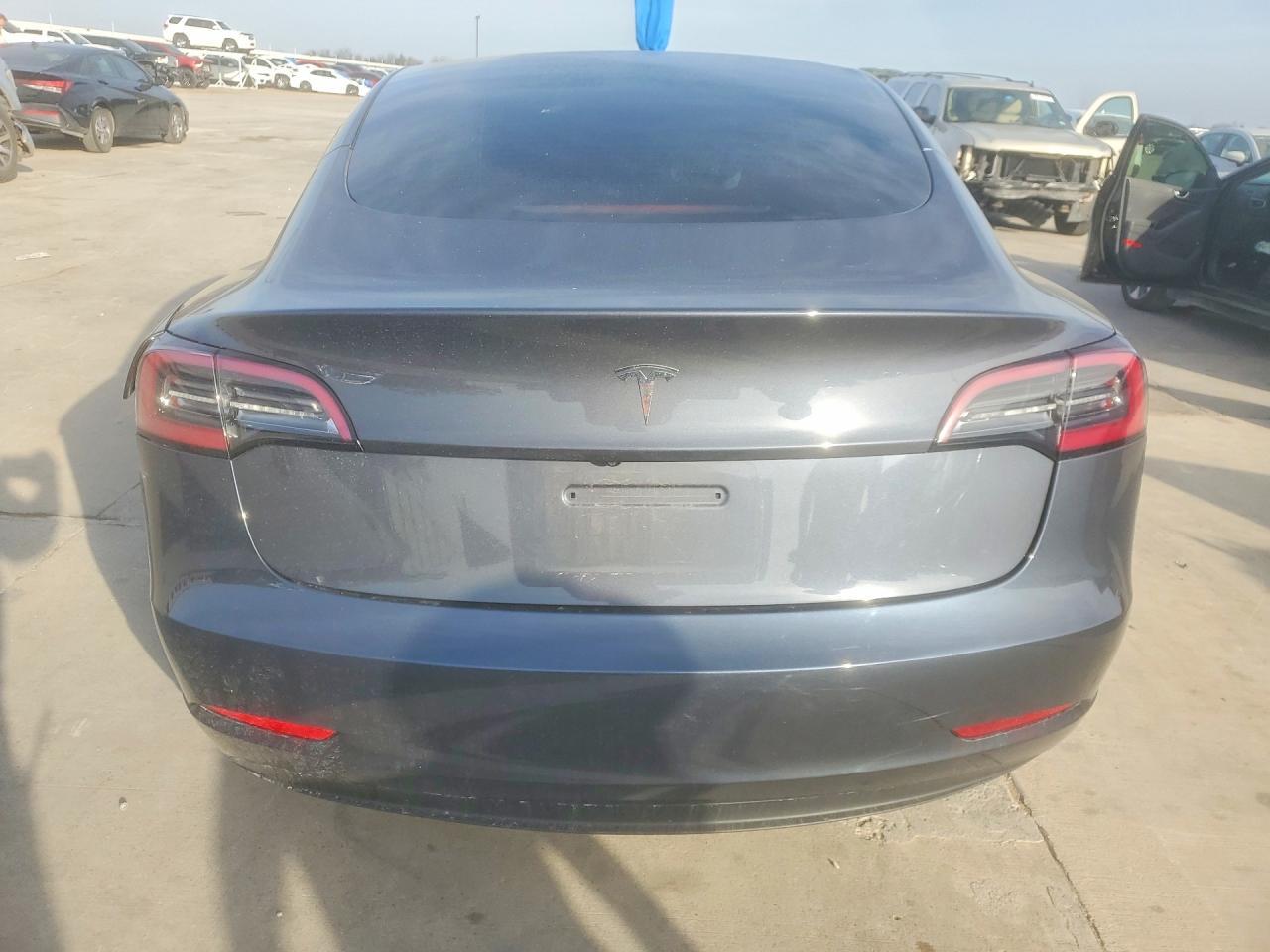 2023 Tesla Model 3 - Image 6