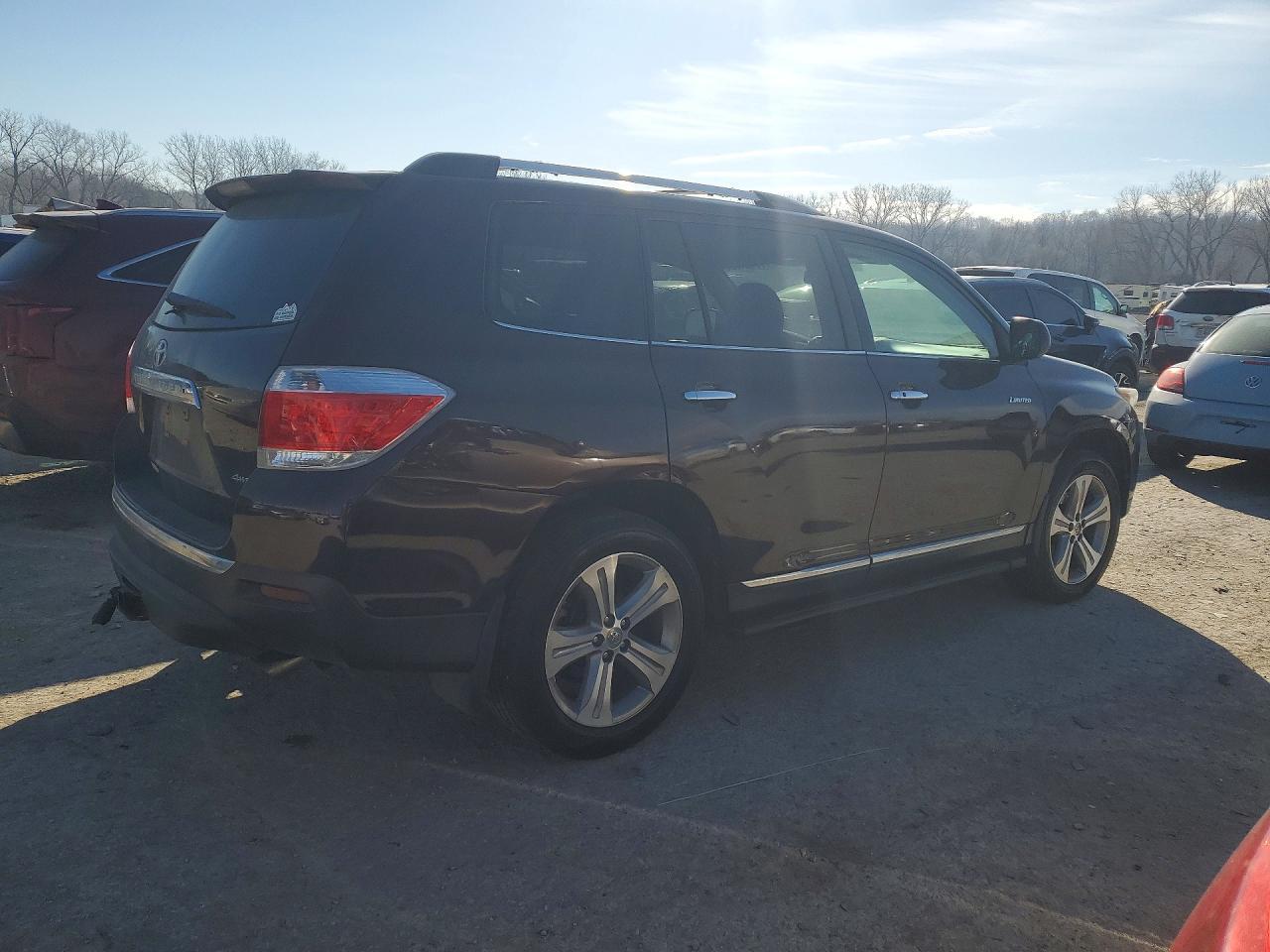 2013 Toyota Highlander Limited - Image 3