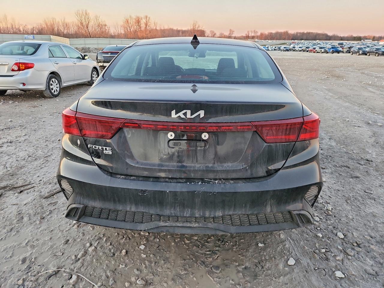 2022 Kia Forte Fe - Фото 6