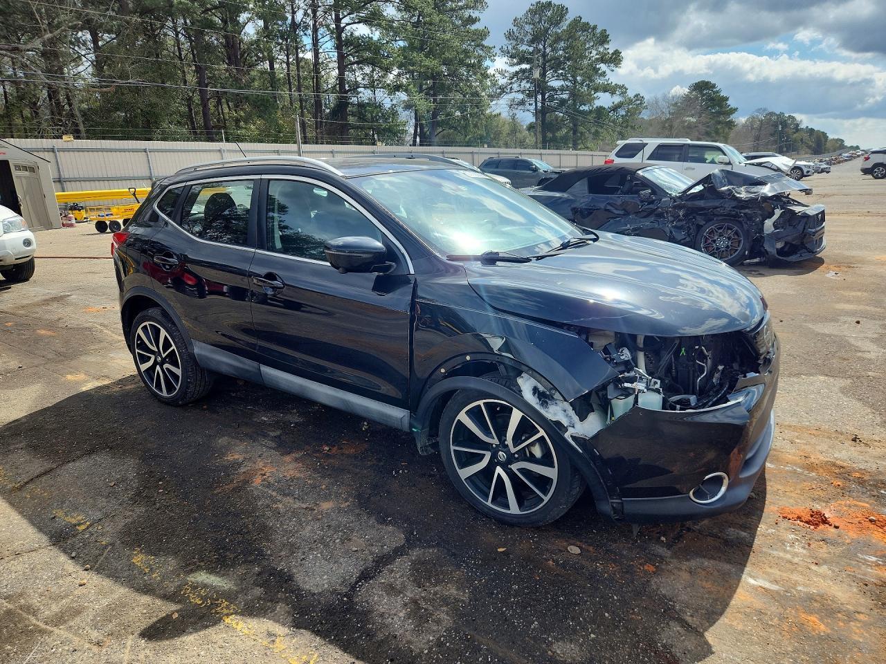 2017 Nissan Rogue Sport S - Image 4
