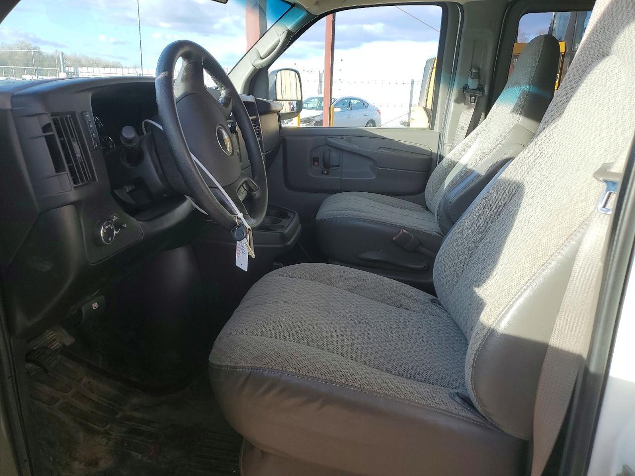 2009 Chevrolet Express G1500 - Фото 7