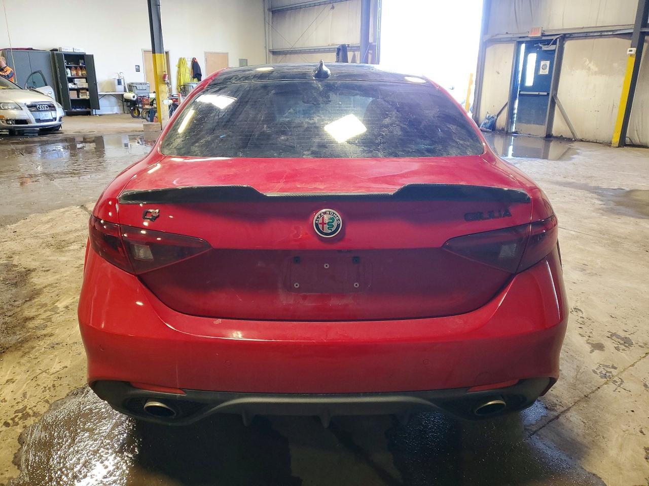 2018 Alfa Romeo Giulia Ti Q4 - Фото 6