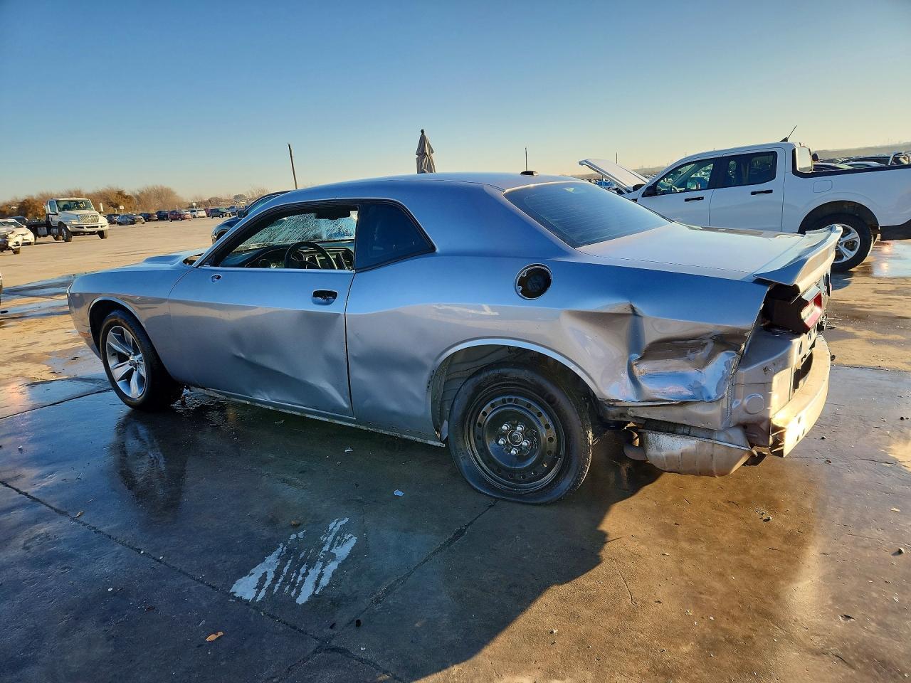 2018 Dodge Challenger Sxt - Image 2