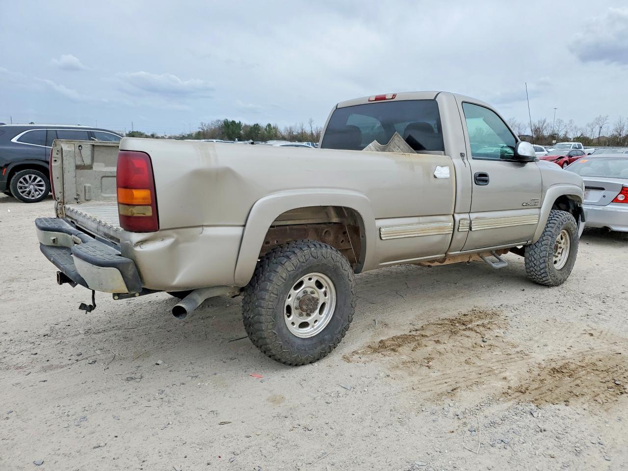 2002 Chevrolet Silverado C2500 Heavy Duty - Фото 3