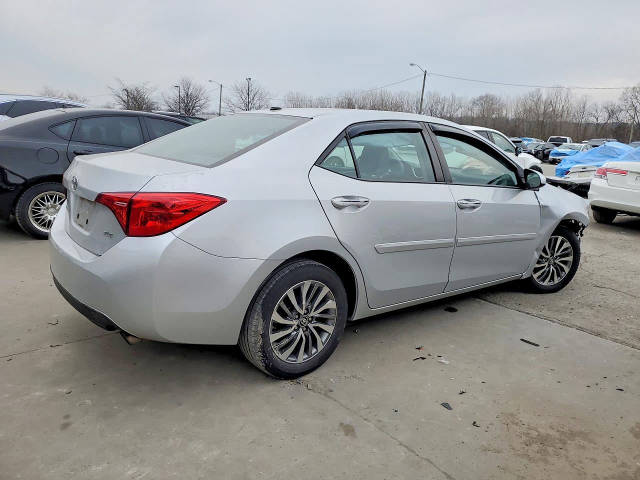 2017 Toyota Corolla Xle - Фото 3