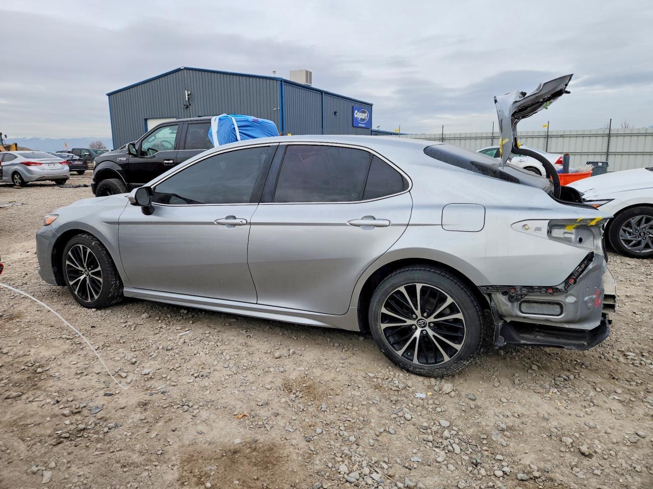 2018 Toyota Camry L - Image 2