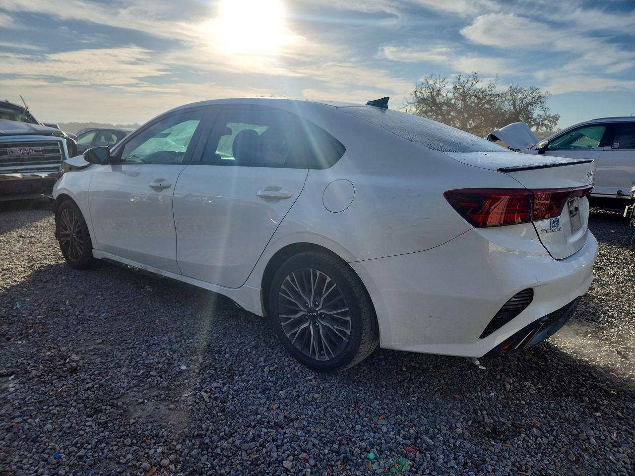 2022 Kia Forte Gt Line - Image 2