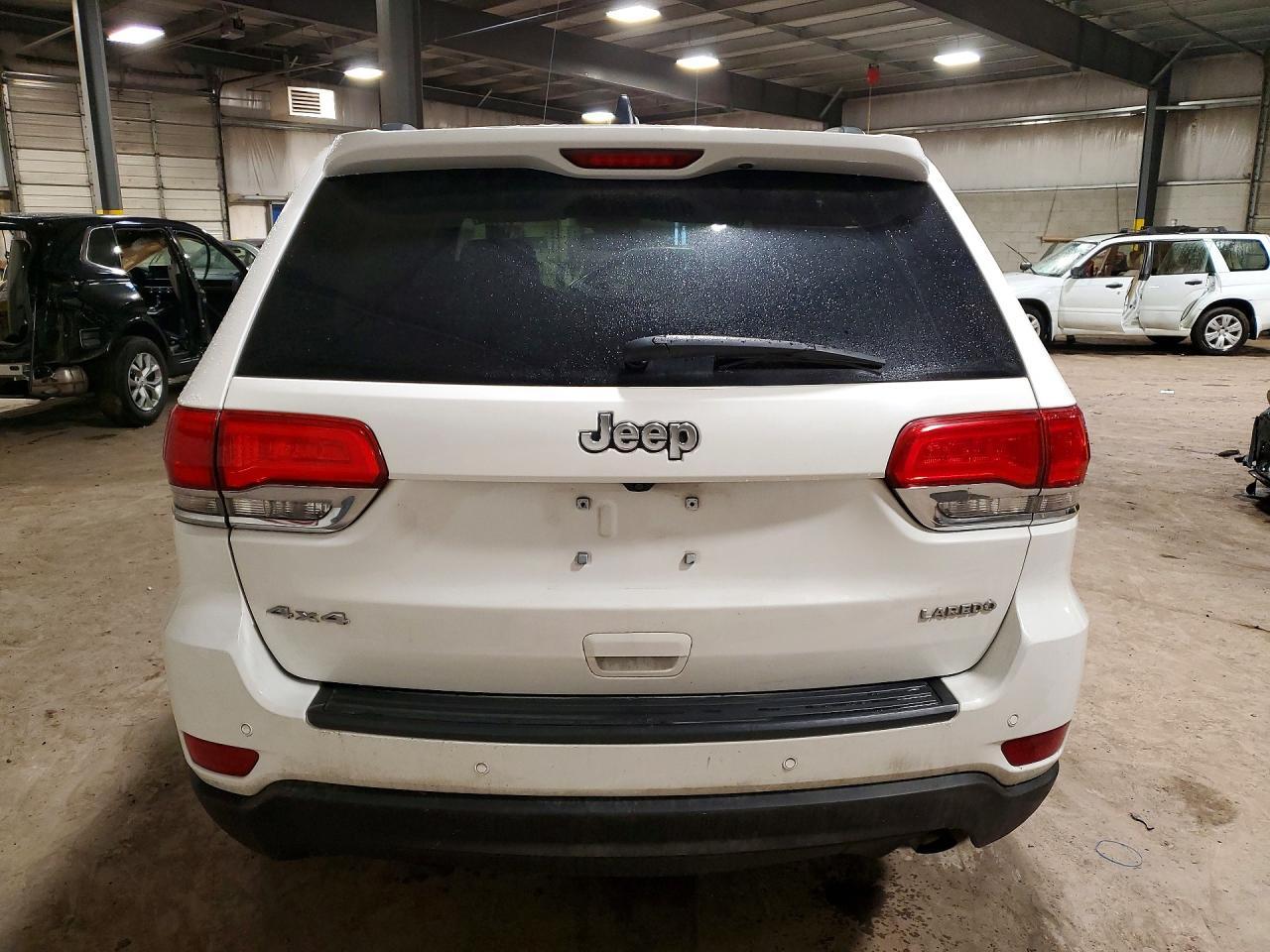 2017 Jeep Grand Cherokee Laredo - Image 6