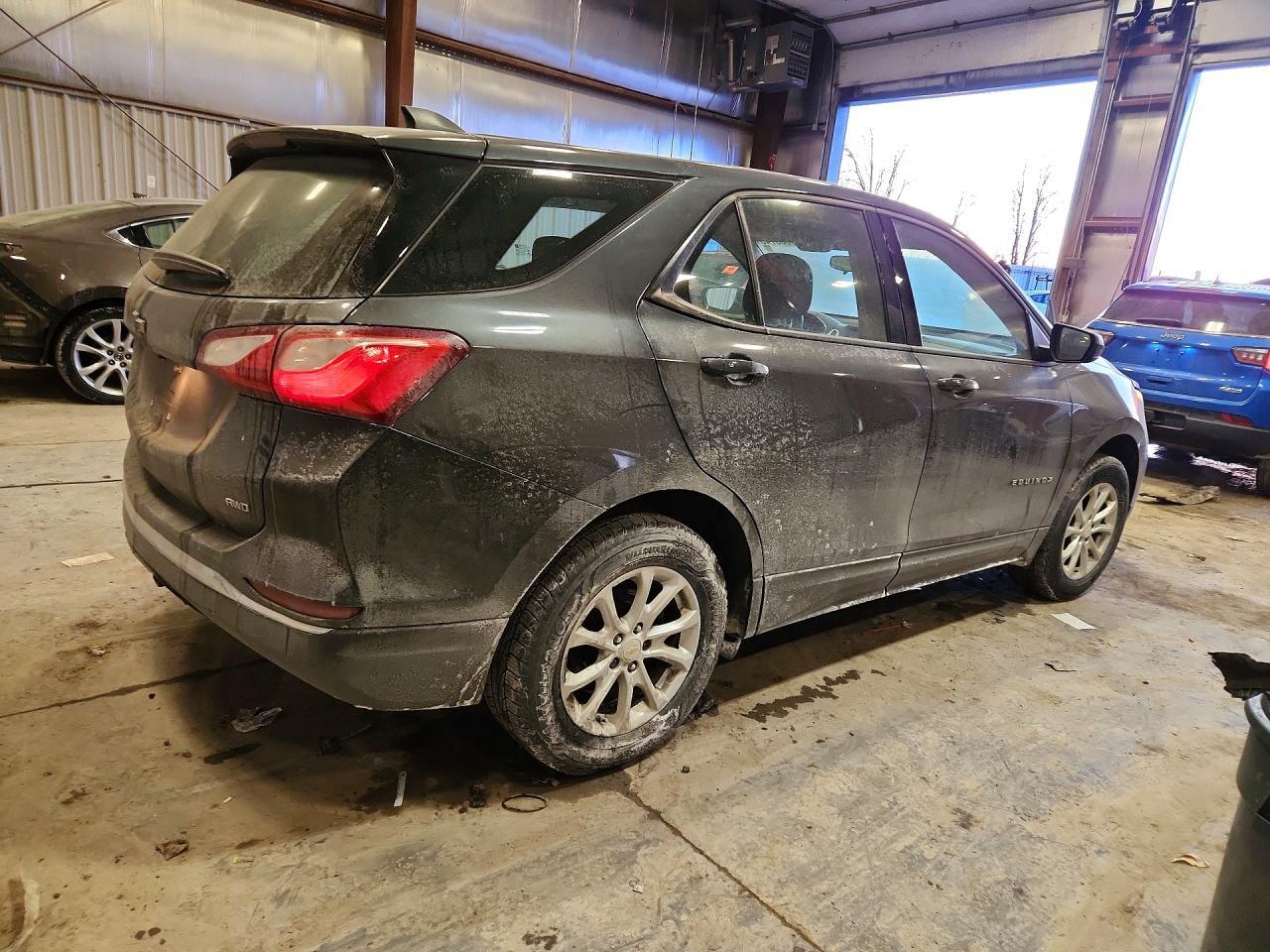 2018 Chevrolet Equinox Ls - Фото 3