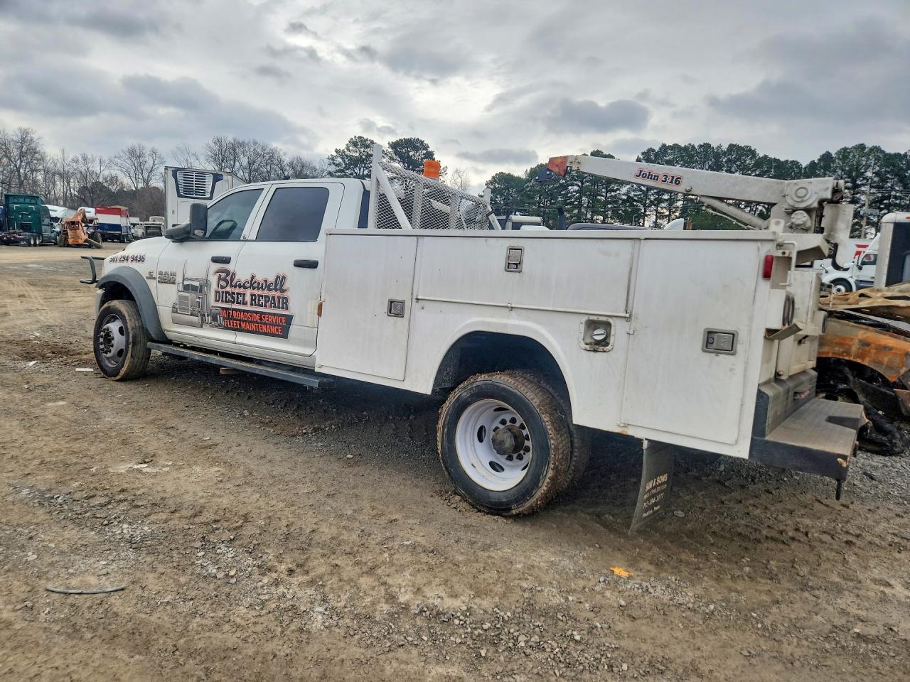 2016 Ram 4500 Utility / Service Truck - Фото 2