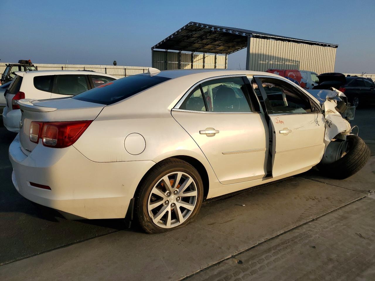 2013 Chevrolet Malibu 2Lt - Image 3