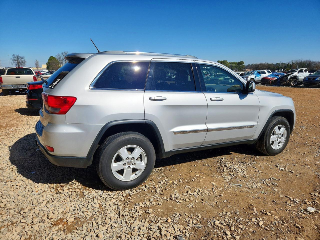 2012 Jeep Grand Cherokee Laredo - Image 3