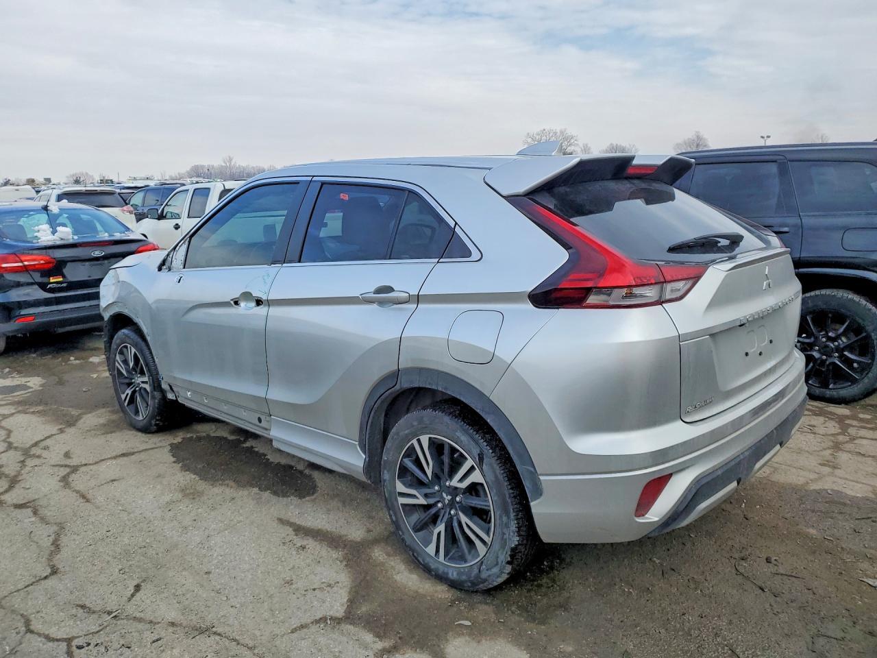 2024 Mitsubishi Eclipse Cross Se - Image 2
