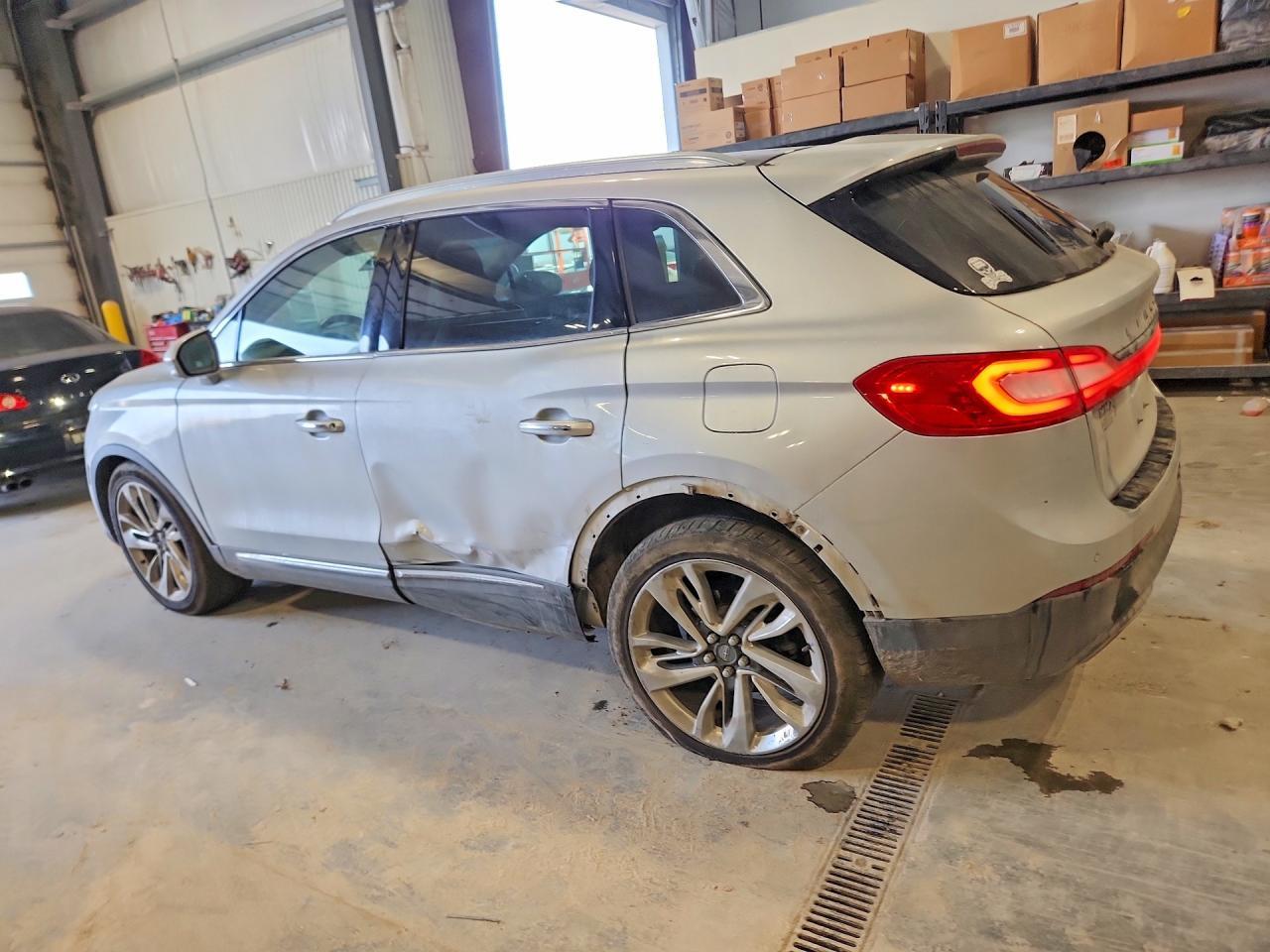 2018 Lincoln Mkx Reserve - Image 2