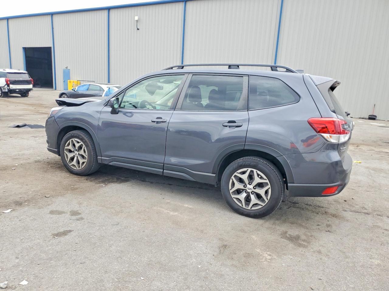 2022 Subaru Forester Premium - Фото 2