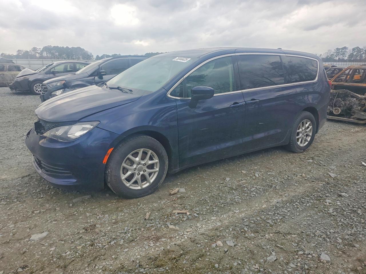 2020 Chrysler Voyager Lx
