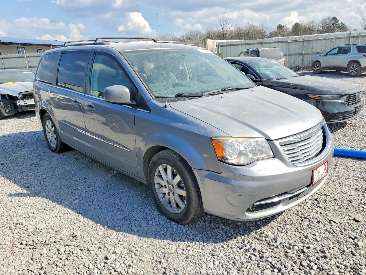 2014 Chrysler Town & Country Touring - Фото 4