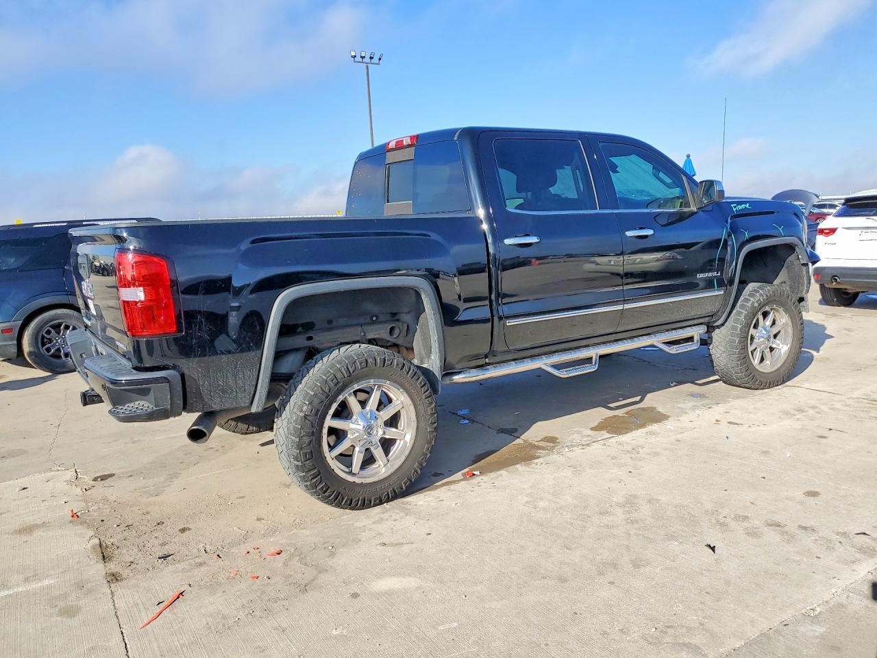 2015 GMC Sierra C1500 Denali - Image 3