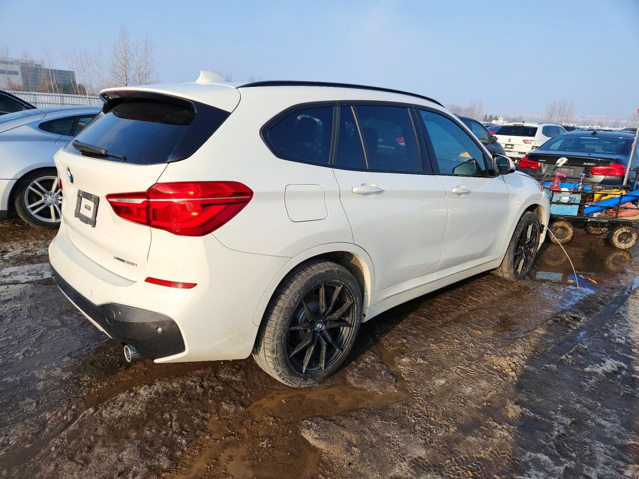 2018 BMW X1 xDrive28I - Фото 3