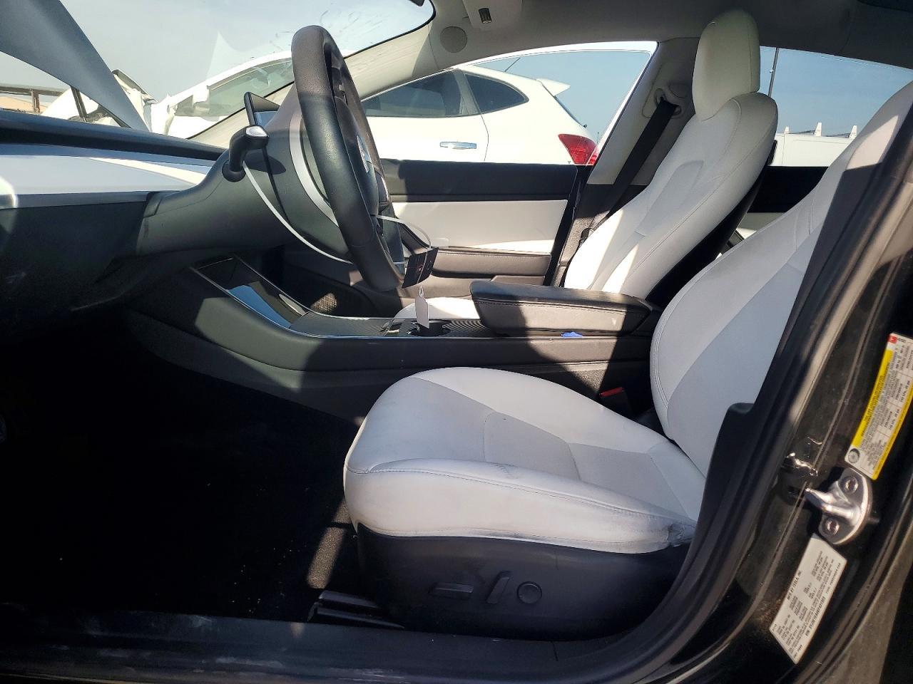 2019 Tesla Model 3 - Фото 7