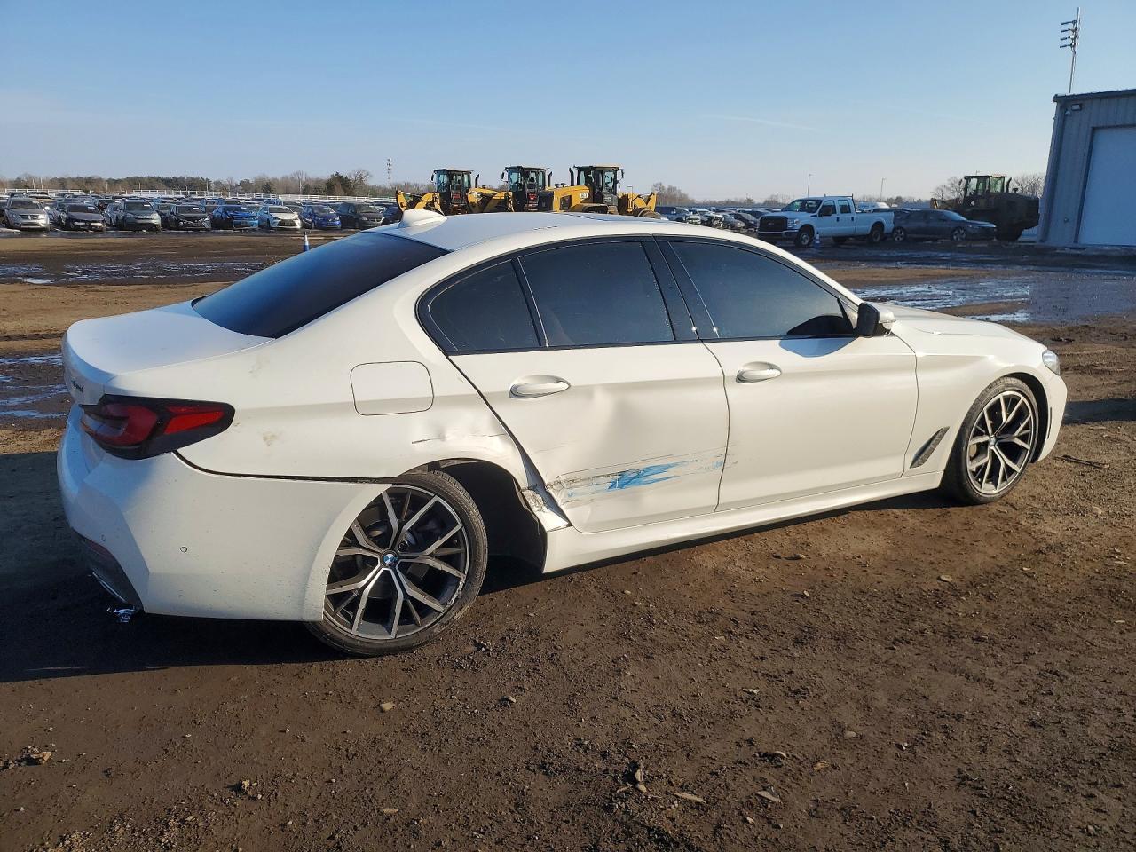 2021 BMW 530 Xi - Фото 3