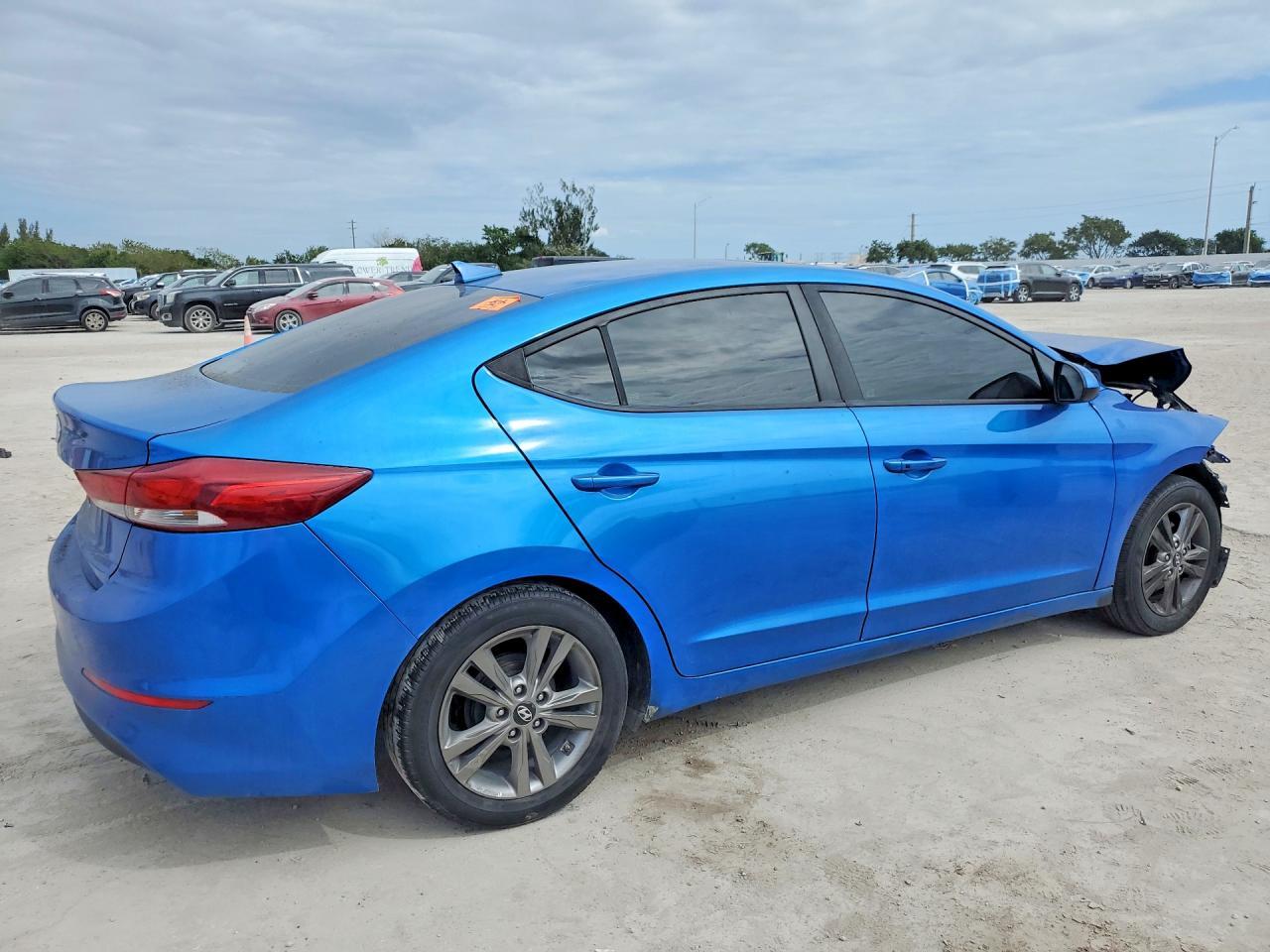 2017 Hyundai Elantra Se - Image 3
