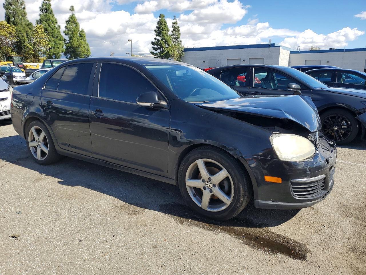 2010 Volkswagen Jetta Limited - Фото 4