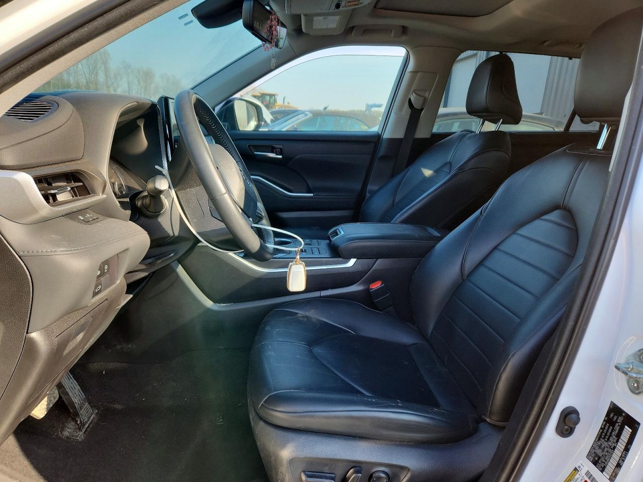 2023 Toyota Highlander L - Фото 7