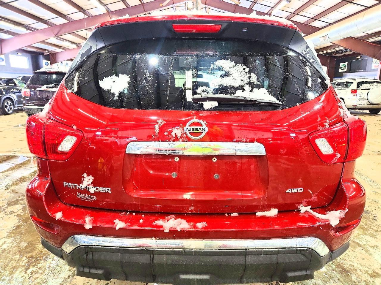 2018 Nissan Pathfinder S - Image 6