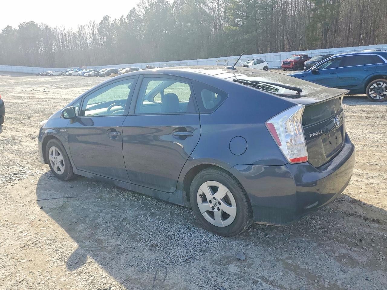 2011 Toyota Prius Iii - Фото 2