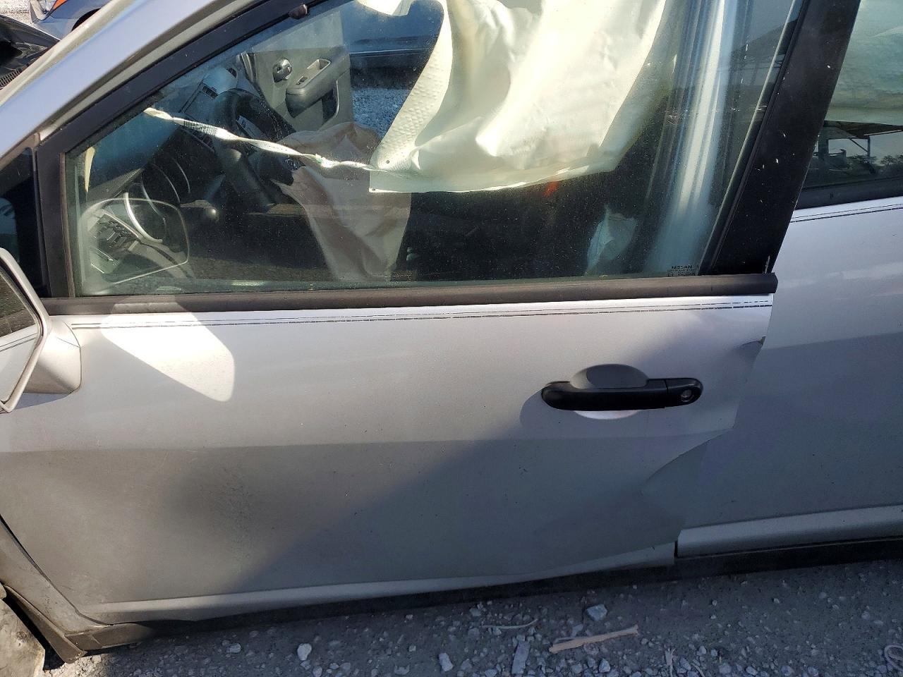 2010 Nissan Versa 1.8 S - Image 7