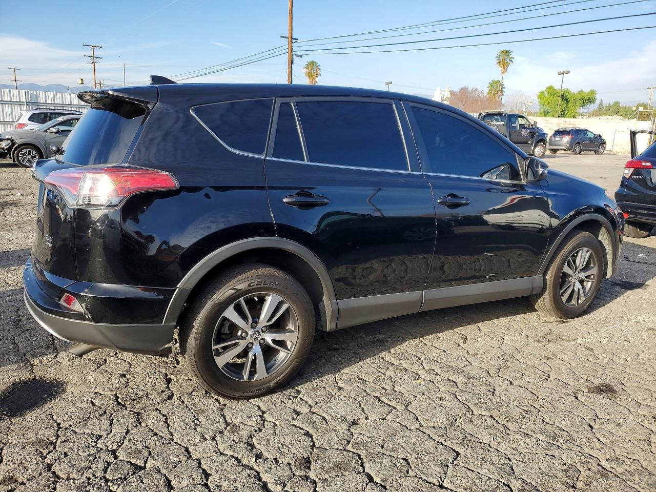 2018 Toyota Rav4 Adventure - Фото 3