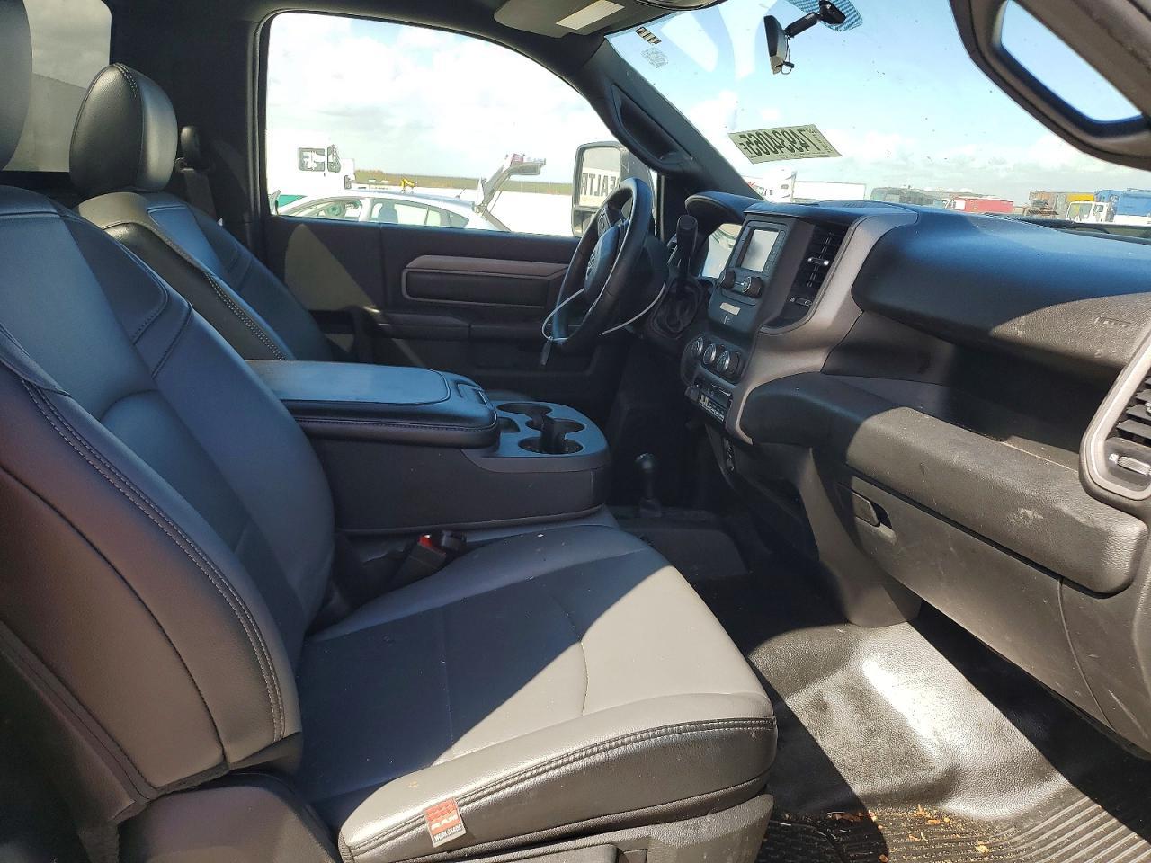 2023 Ram 5500 - Фото 6