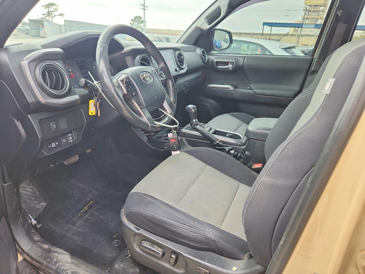 2020 Toyota Tacoma Double Cab - Image 7