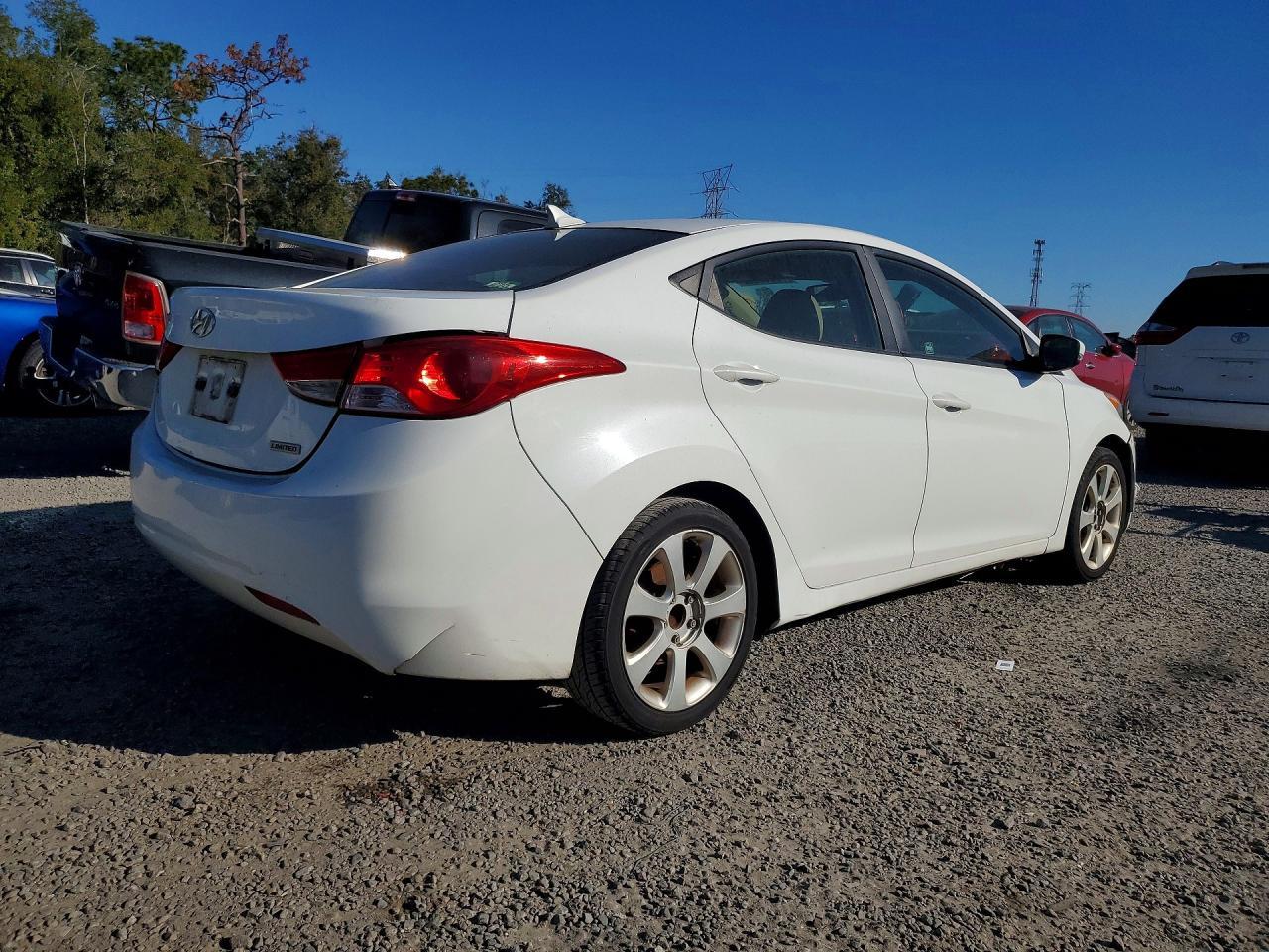 2012 Hyundai Elantra Gls - Image 3