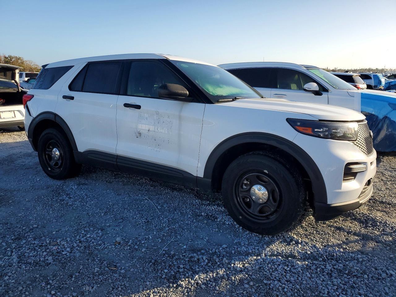 2023 Ford Explorer Police Interceptor - Image 4