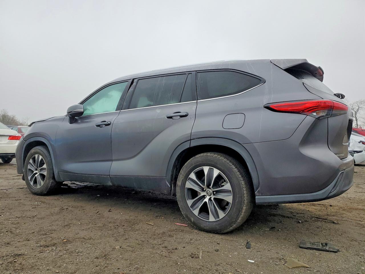 2021 Toyota Highlander Xle - Фото 2