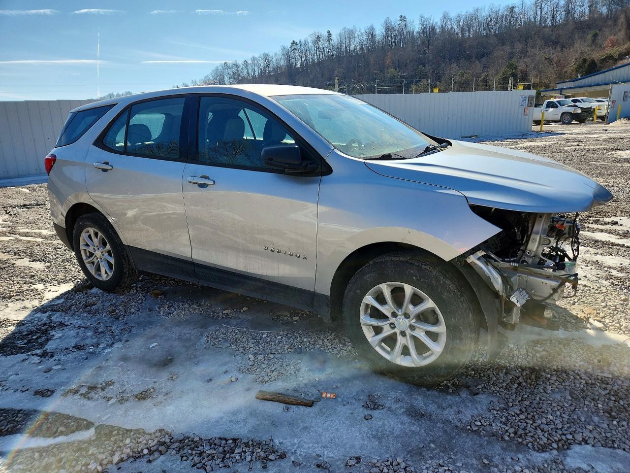 2019 Chevrolet Equinox Ls - Image 4
