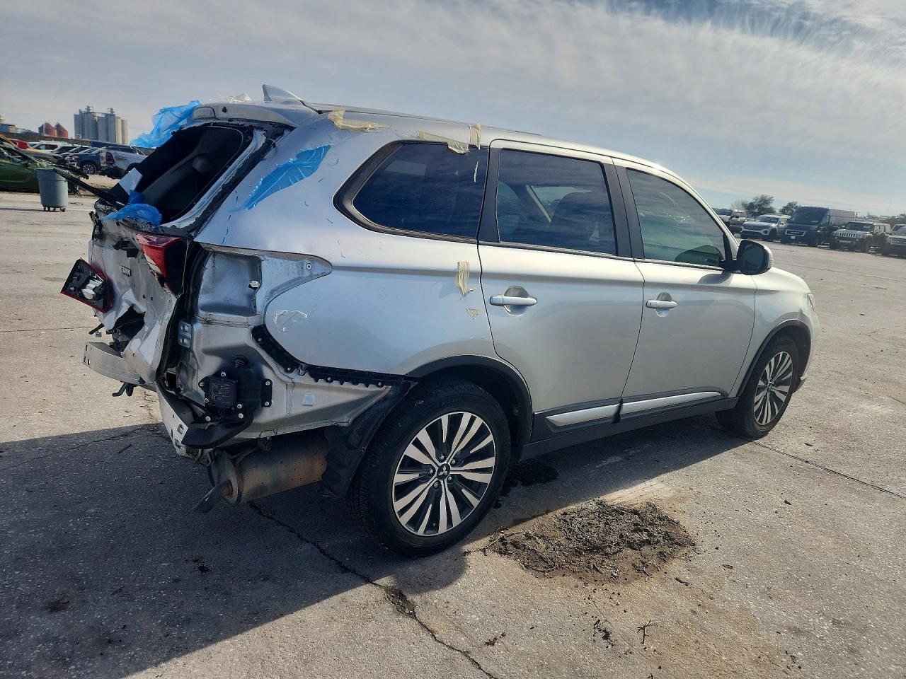 2020 Mitsubishi Outlander Se - Фото 3