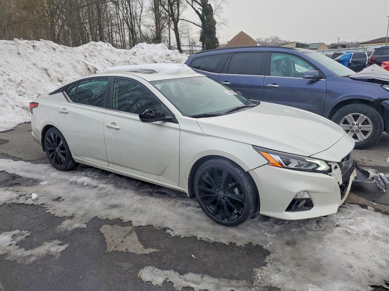 2022 Nissan Altima Sr - Image 4