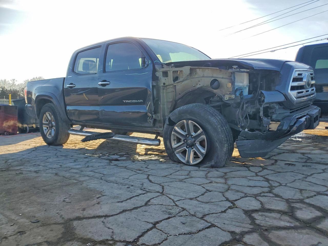 2018 Toyota Tacoma Double Cab - Фото 4