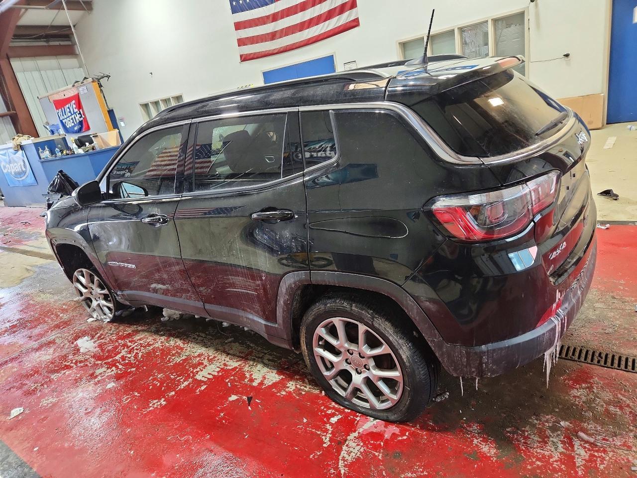 2022 Jeep Compass Latitude Lux - Фото 2