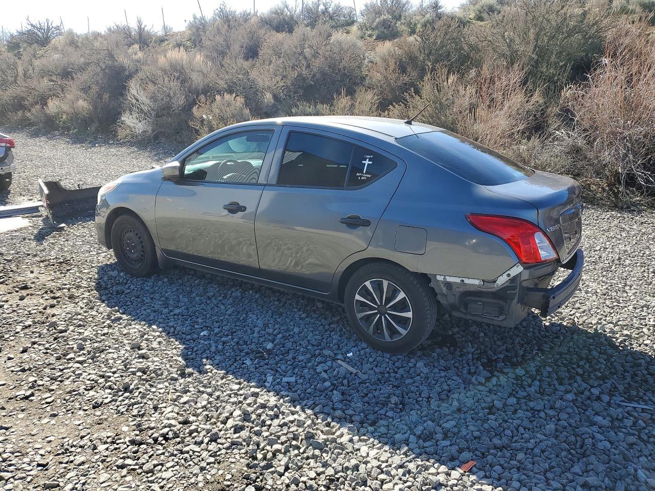 2017 Nissan Versa 1.6 S - Фото 2