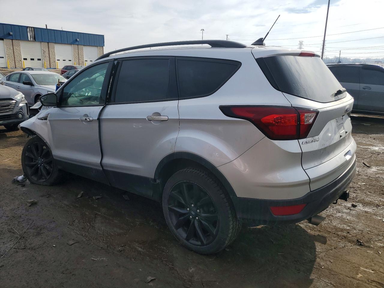 2019 Ford Escape Titanium - Фото 2