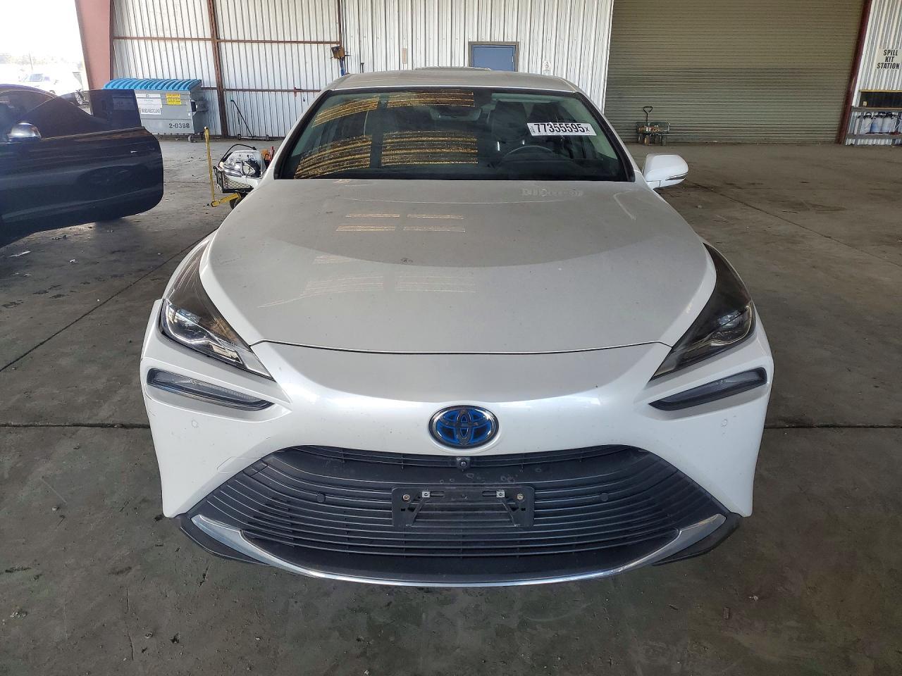 2022 Toyota Mirai Le - Фото 5