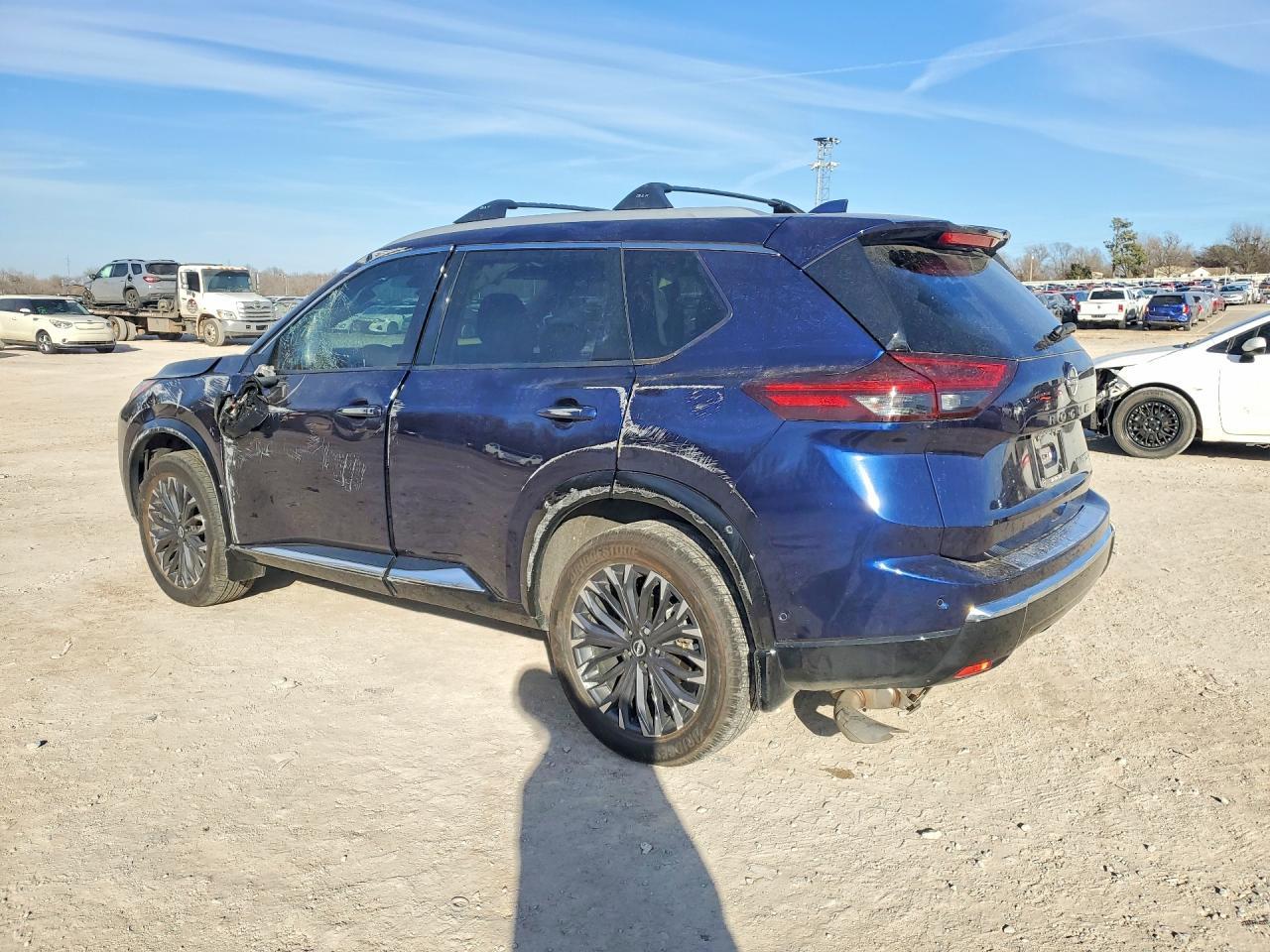 2025 Nissan Rogue Platinum - Image 2