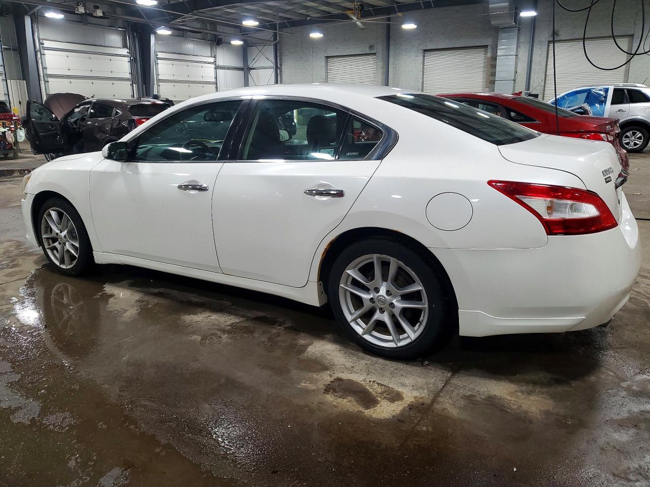 2009 Nissan Maxima S - Image 2