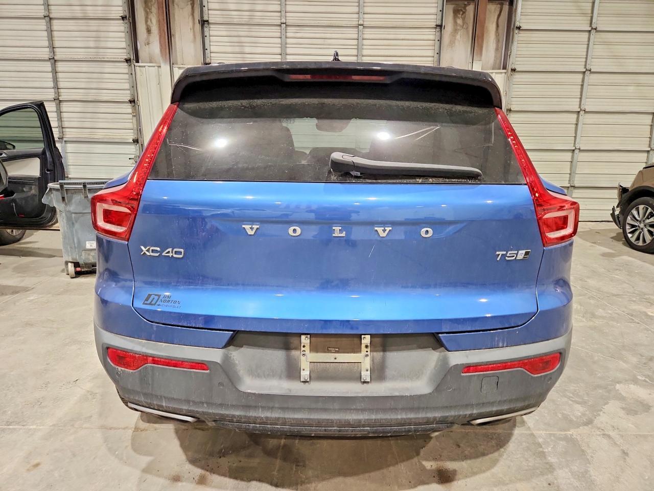 2020 Volvo Xc40 T5 R-Design - Image 6