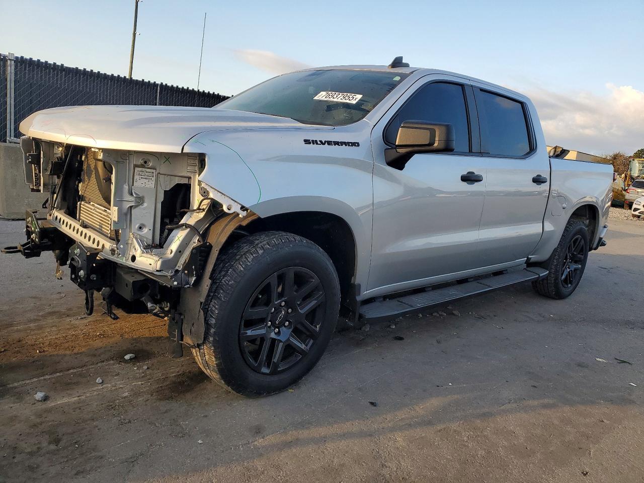 2022 Chevrolet Silverado C1500 Custom